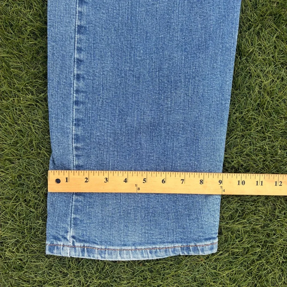 Levis 505 Regular Fit Jeans Mens 39x32 Medium Wash Blue Straight Leg Denim
